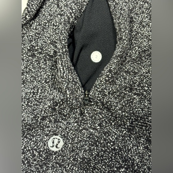 LULULEMON Women's Gray Long Sleeve Top 🩶🏃♀️ - Picture 8 of 15